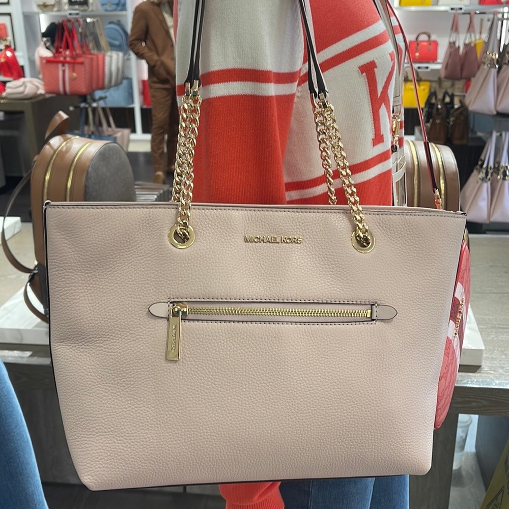MICHAEL KORS
Jet Set Medium Front Zip Pebbled Leather Chain Tote 
Powder Blush - Picture 7 of 16